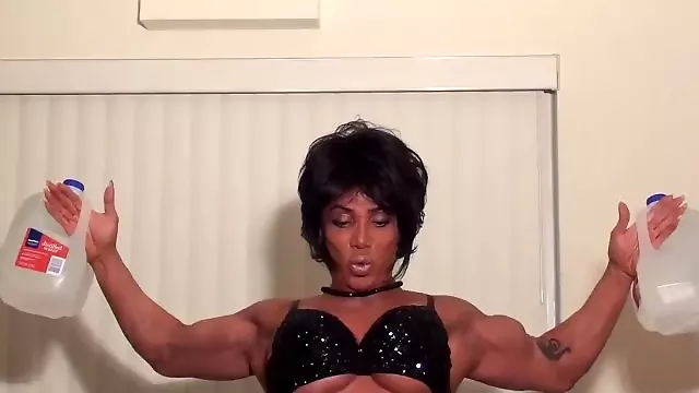 锻炼, 黑人巨乳, 肌肉大奶, 名人, 假胸, 肌肉女人, 单身女人, 拉丁健身, 超级巨乳, 經典 Pornstar