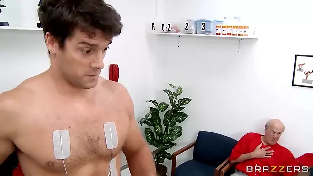 Hot and luscious Latina doctor Raylene tests Ramon        s endurance