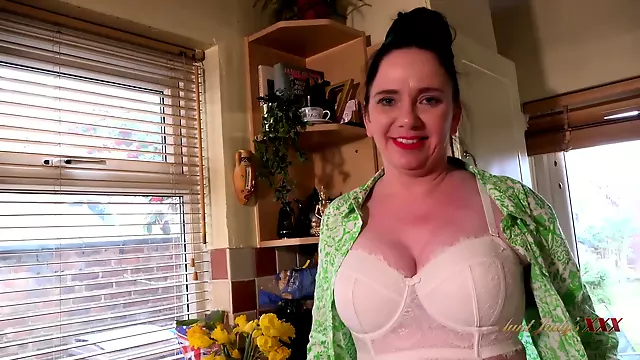 Free Premium Video Xxx - Your Curvy Milf Housewife Kjirsten Sucks Your Cock In The Kitchen (pov) With Milf Big Tits And Aunt Judys