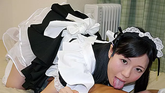 Mai Araki is not wearing any panties while cleaning her client's home