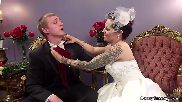 Very Busty shemale bride assfucking bangs hubby