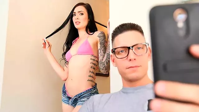 Bubbles, brothers and BJs: A very Marley Brinx vacation