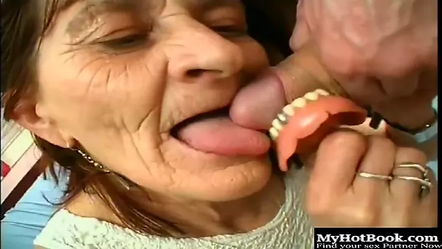 Teethless granny hardcore porn
