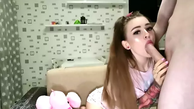 Super Cute babe sucking and getting deep penetration - Love & Lust