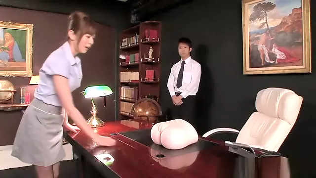 Japanese babe jerks off coworker