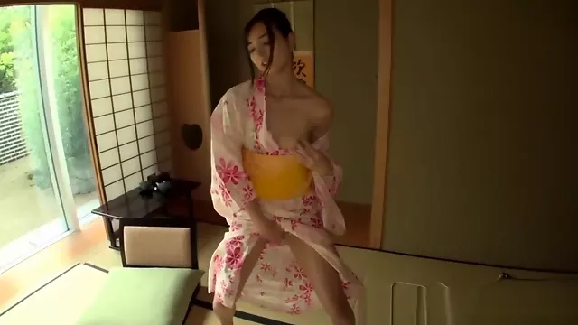 Japanese geisha toys solo