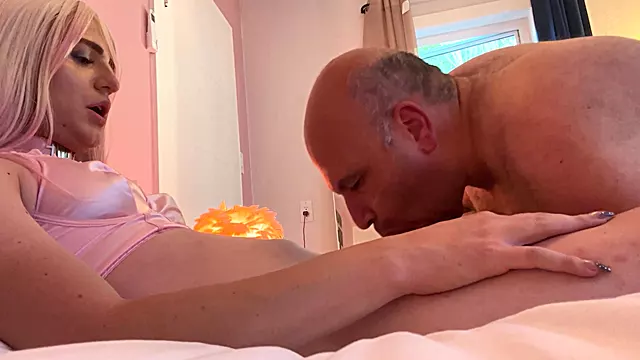 White Pre-op Trans Get Sucked By Her Stepdaddy And She Cum In His Mouth