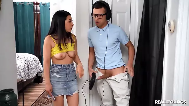 Nerdy pervert Johnny takes his chance to fuck teen Mina Moon