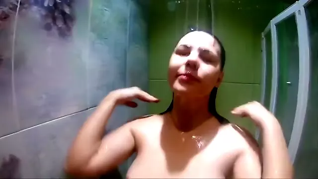 A slow Blowjob in the shower this morning