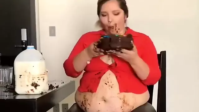 Women cake belly stuffing